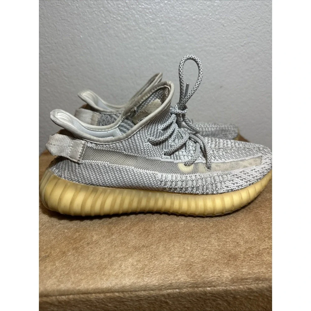 Adidas‎ Yeezy Boost 350 V2 Lundmark Non-Reflective Sz. 8. Great Condition